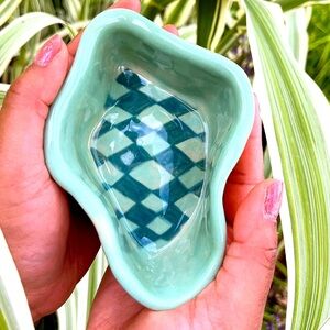 Waterproof trinket dish, made in Quebec